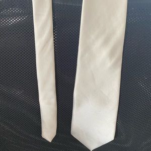 Arrow Solid White 100% Silk Necktie